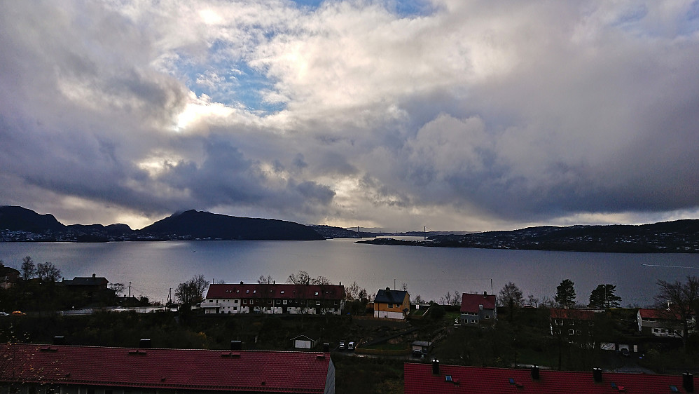 Towards Askøybroen from the ascent to Hellen festning