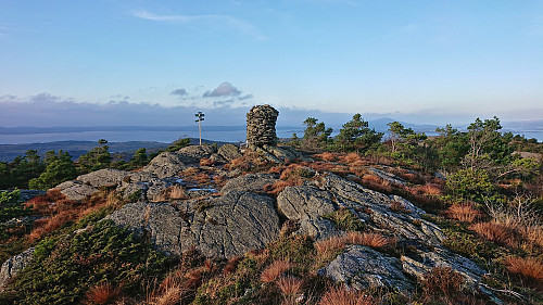 The summit of Emberlandsnipen with Siggjo in the background