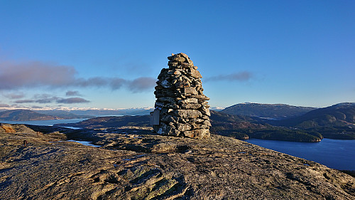 The cairn at Hopsfjellet