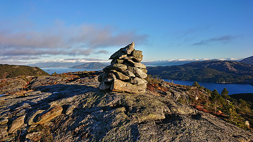 The summit of Staupefjellet