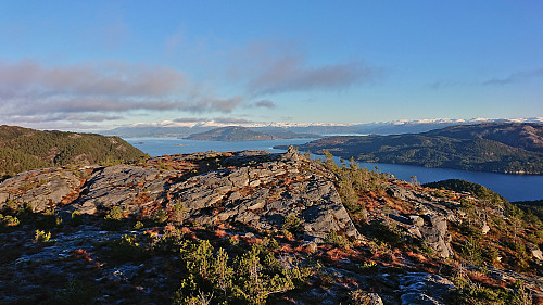 Northeast towards Borgundnuten from Staupefjellet