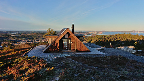 Vardebu with Mongstad in the background