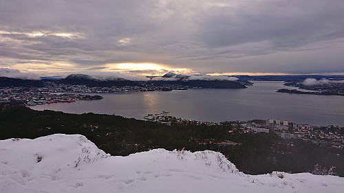Towards Lyderhorn from the summit of Orretua