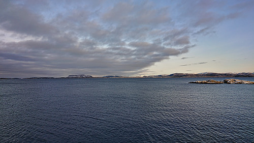 North across Fensfjorden from Vardetangen