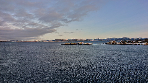 North/northeast across Fensfjorden from Vardetangen