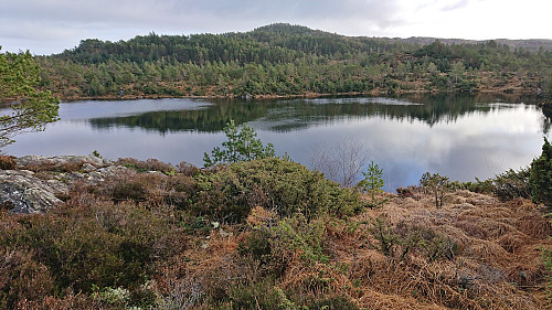 Looking back up towards Ramsfjellet from Urdalsvatnet