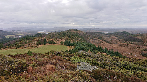 Looking back at Nordskogfjellet Sør from the hill south of the summit