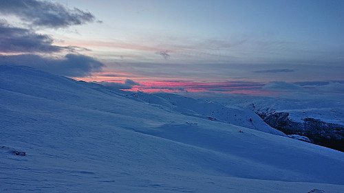 Looking back at the sunset from the descent from Gråsida