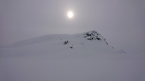 Almost ready for the final steep ascent to Kjerringfjellet