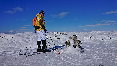 Endre at the summit of Kringdalsnipa