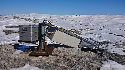 The broken antenna at Rjoandeggi Nord