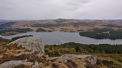 Stakkastadvatnet and Valhest from the descent from Klauv