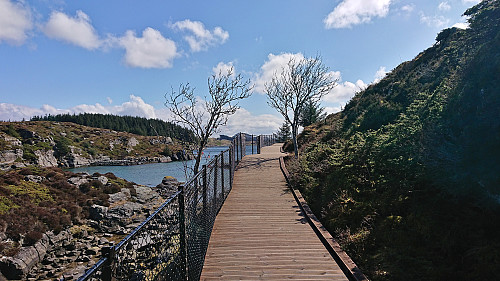 New platform and railing to Sjøbua