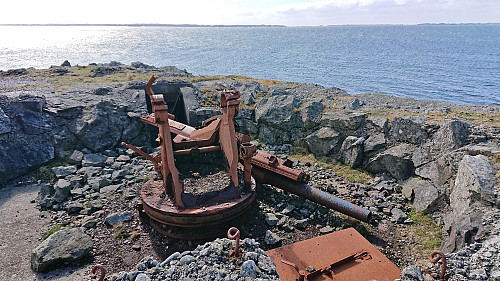 One of the many old cannons