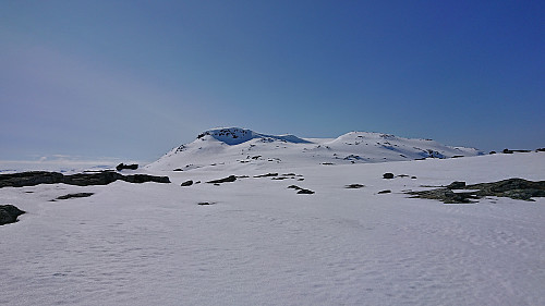 Approaching the north face of Skipanuten