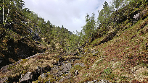 The narrow gorge leading to the top of Kroksdalen