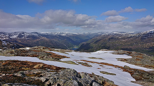 Mo from the summit of Raunefjellet
