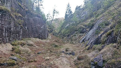 Back in the narrow gorge at the top of Kroksdalen