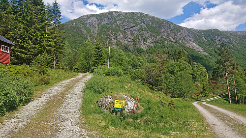 I forked left here and soon left the bike to start walking