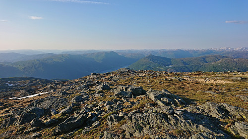 Bruviknipa, Trengereidhotten and Hananipa from the descent from Storegga