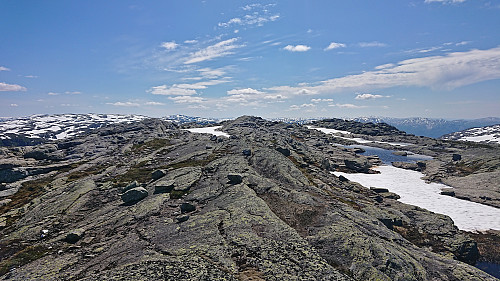 Approaching the southern summit at NØ av Storfjellet