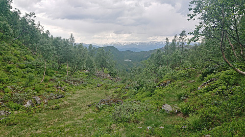 Lauvhovden (left) from the top of Remleskaret