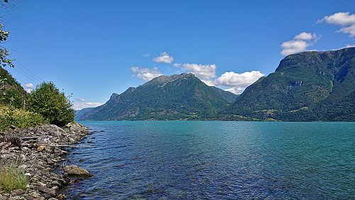 Looking back at Rivenosi from southwest of Eikjabu