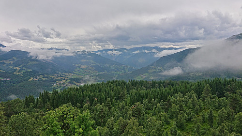 Towards the start of Veitastrondsvatnet from Bondehaug utsiktspunkt