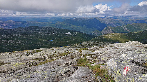 Descending towards the 688 lake