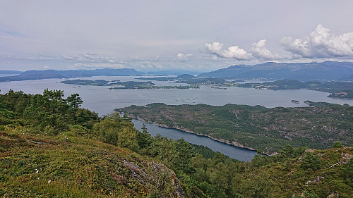 The northwestern part of Halsnøya from the summit