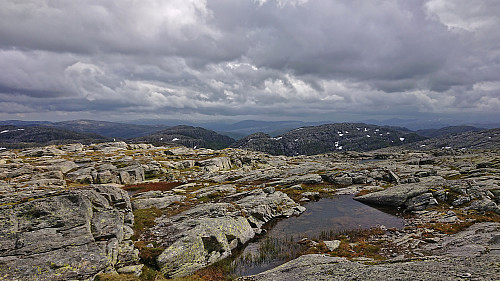 Looking back at Norddalsfjellet (left) and Sørdalsfjellet (right) from Saudalsnovi