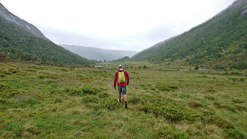 Approaching Norddalsstølen (blurry due to a wet camera lens)