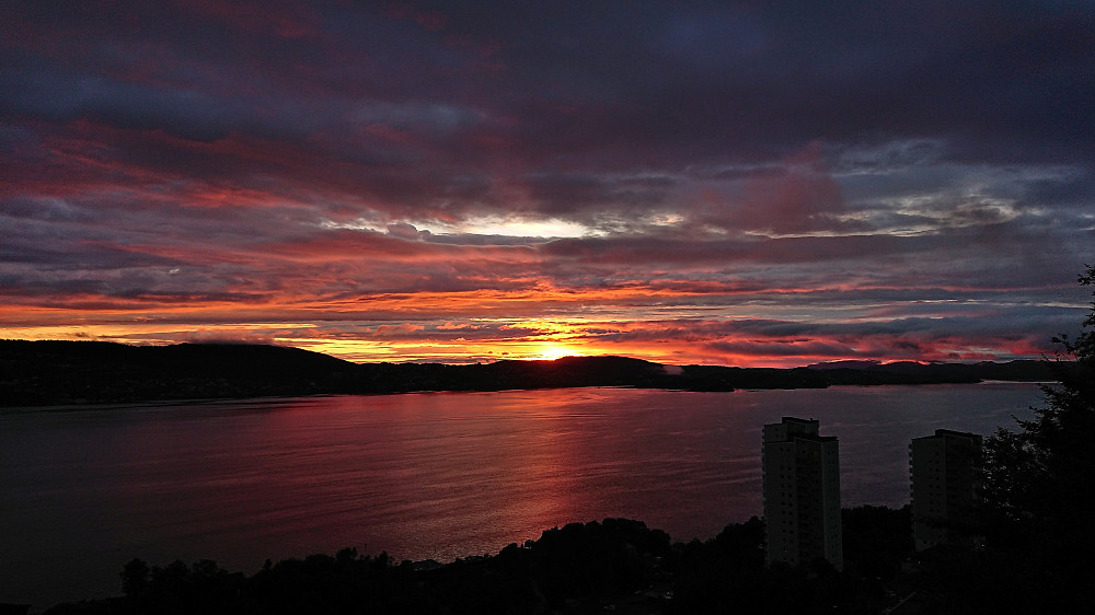 Sunset above Askøy from Hellen festning