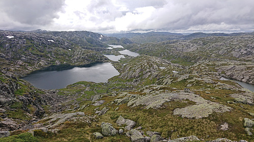 Looking back at Vardadalsbu from the ascent to Eldhusfjellet