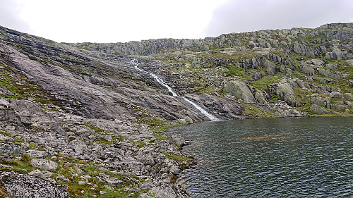 Looking back the stream between Sylvbergtjørnane