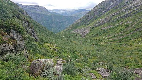 Descending into Kvernhusbotnen