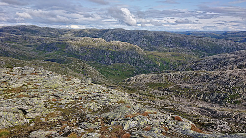Descending east along the ridge from Vest for Vestrebotn