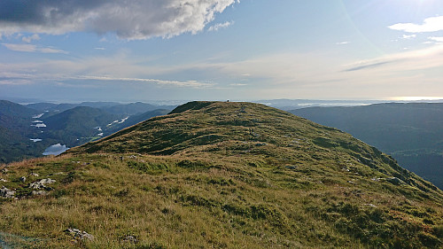 Towards the cairn at Hausdalshorga from the highest point