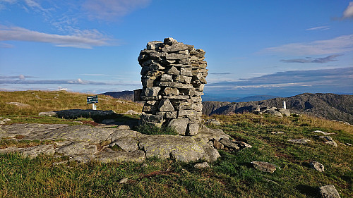 The cairn at Hausdalshorga (note: not at the highest point)