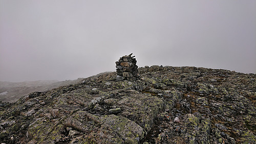 The summit cairn at Seldalsnuten