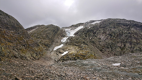 Looking back at the steep descent to the valley south of Fribottseggi Øst
