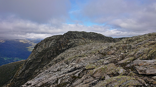 Looking back at Fribottseggi from the ascent to Skipadalsnuten