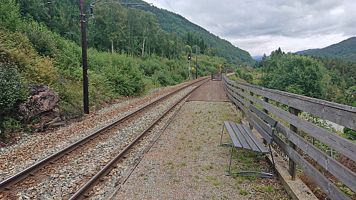 Waiting for the train at Øyeflaten train station. Not exactly crowdy. ;)