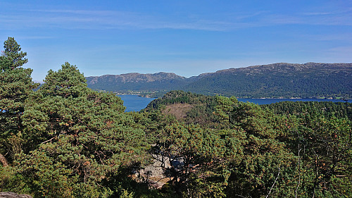 Framnesnotten and Vikebygd from Vardafjellet