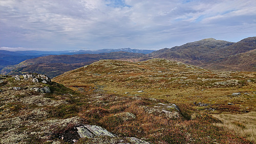 Lønahorgi from the ascent with Horndalsnuten to the right