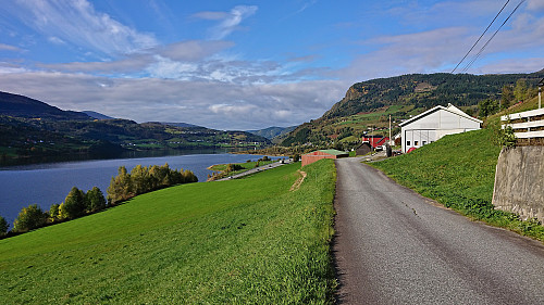 Approaching Dyrvedalen