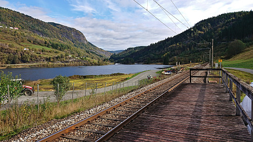 Seimsvatnet from the train station at Seimsgrend