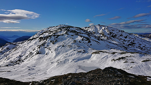 Towards the summit of Kvasshovden (behind to the left) from Varden på Kvasshovden