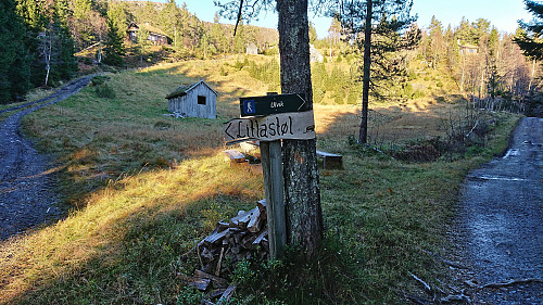 The crossroads below Litlastølen