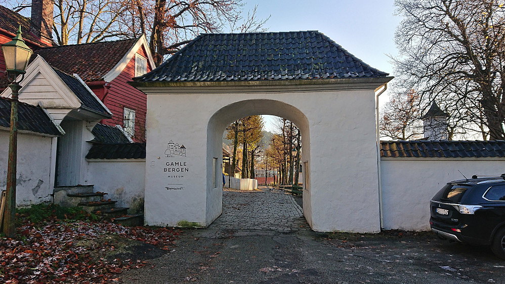 The northern entrance to Gamle Bergen